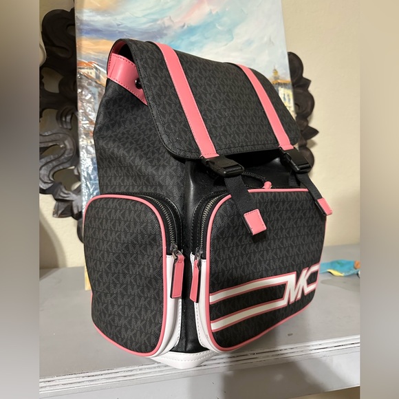 Michael Kor’s Limited Edition Men’s Line Backpack - Picture 4 of 4